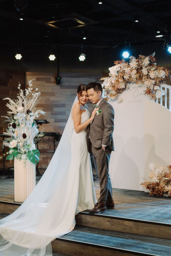 Claris wearing _ ILLIANA